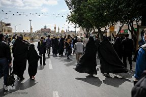 عکس | راهپیمایی جاماندگان اربعین حسینی به‌سمت حرم رضوی