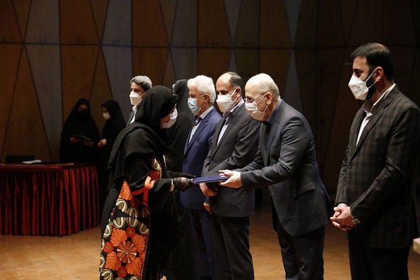 پایان ششمین نمایشگاه لباس عاشورایی ششمین نمایشگاه لباس عاشورایی برگزیدگان خود را شناخت