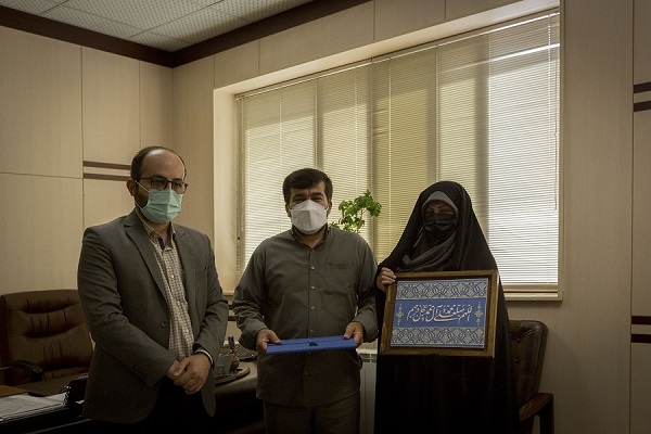 اشکها و لبخندهای جبهه / عهدنامهای شامل آیهای از قرآن که با خون 7 رزمنده امضا شد اشکها و لبخندهای جبهه / عهدنامهای شامل آیهای از قرآن که با خون 7 رزمنده امضا شد