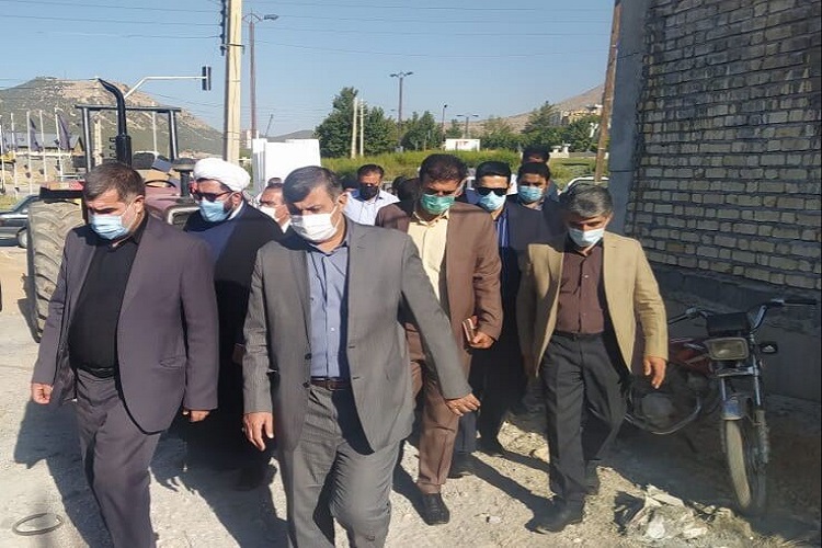 رئیس بنیاد مسکن از شهر زلزله زده سی سخت بازدید کرد