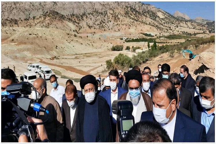 بازدید رئیس جمهور  از سد در حال ساخت تنگ&zwnj; سرخ