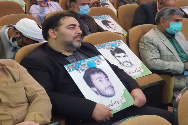 رونمایی از پرچم جلسات خانگی قرآن در قم