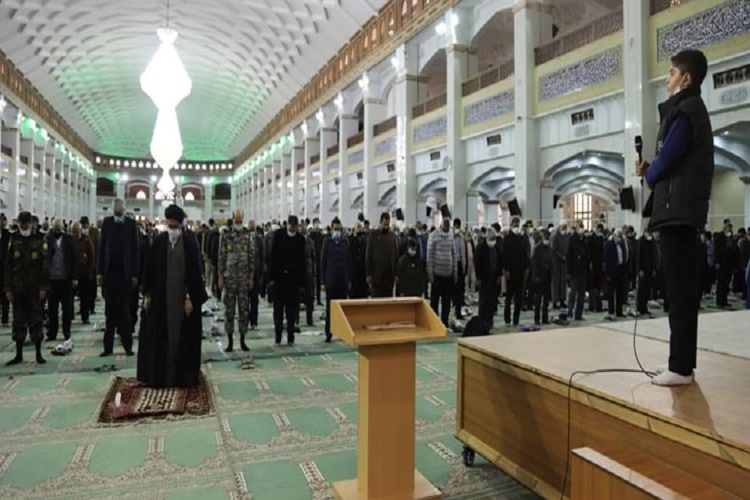 دانش آموزان در نماز جمعه تبریز