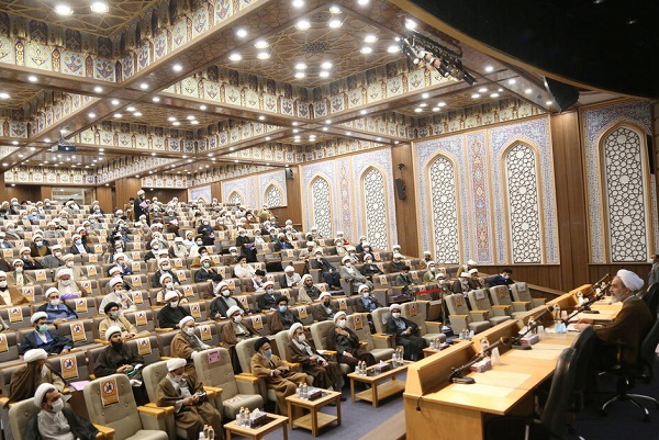 آیت الله علیرضا اعرافی، مدیر حوزه های علمیه کشور