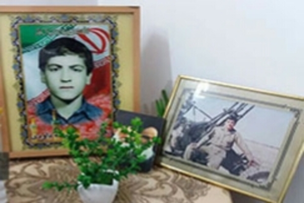خانواده شهید باب&zwnj;الله داودی بر مزارش حاضر شدند
