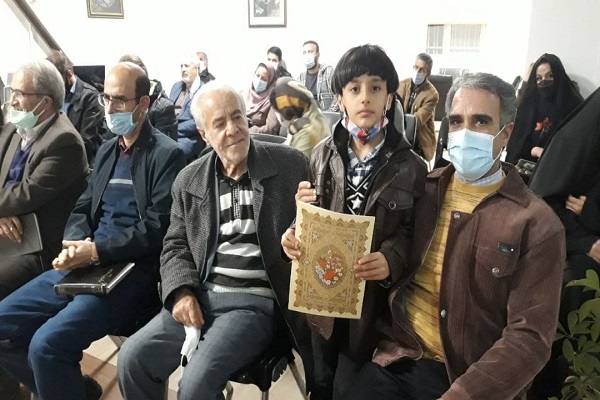 تجلیل از برگزیدگان مسابقه نقاشی عطر وحدت در بیجار تجلیل از برگزیدگان مسابقه نقاشی عطر وحدت در بیجار