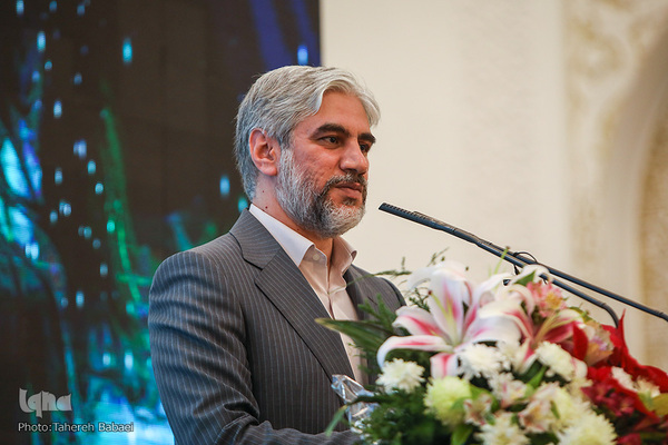ابوترابی فرد: کسانی که با مسجد انس دارند با کتاب نیز مأنوس شوند / مسجد تنها محلی برای نماز خواندن نیست