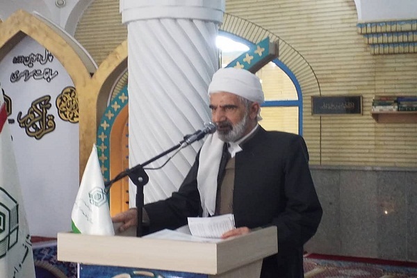 ماموستا فایق رستمی امام جمعه سنندج