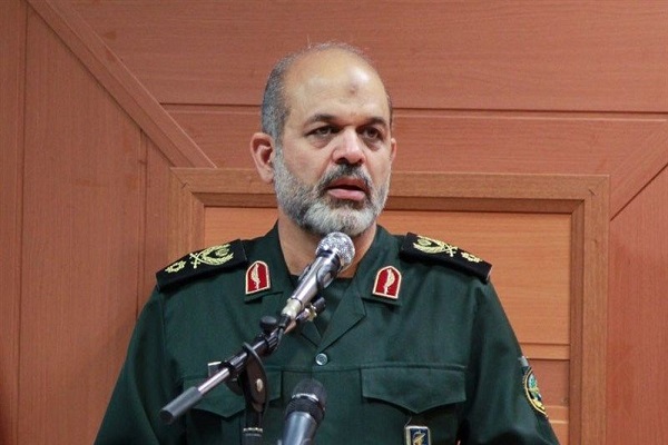 سردار احمد وحیدی وزیر کشور