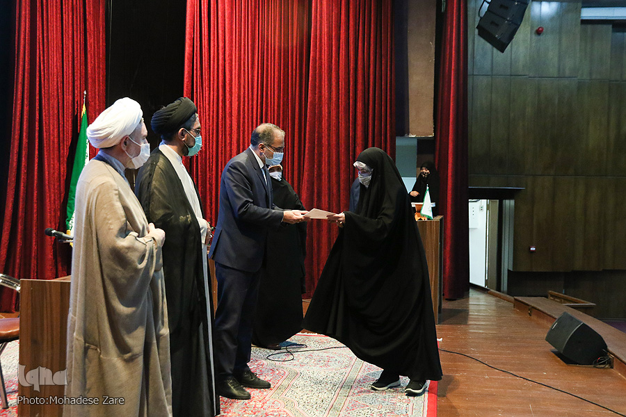 نخبه علمی که مسیر حفظ قرآن را در پیش گرفت
