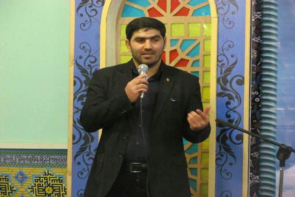 امین رسولی، مدیر مرکز دارالقرآن شهیده لعبت نادی آموزش و پرورش ناحیه یک خرم&lrm;آباد
