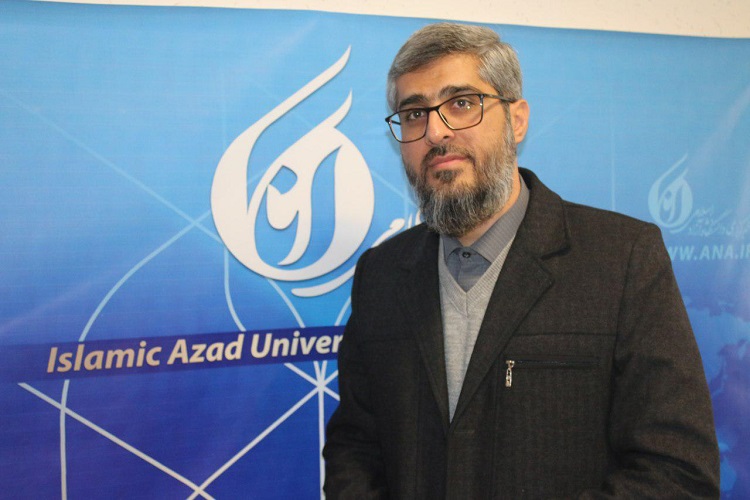 مرتضی لاله&zwnj;چینی دبیر شورای قرآن دانشگاه آزاد اسلامی استان همدان