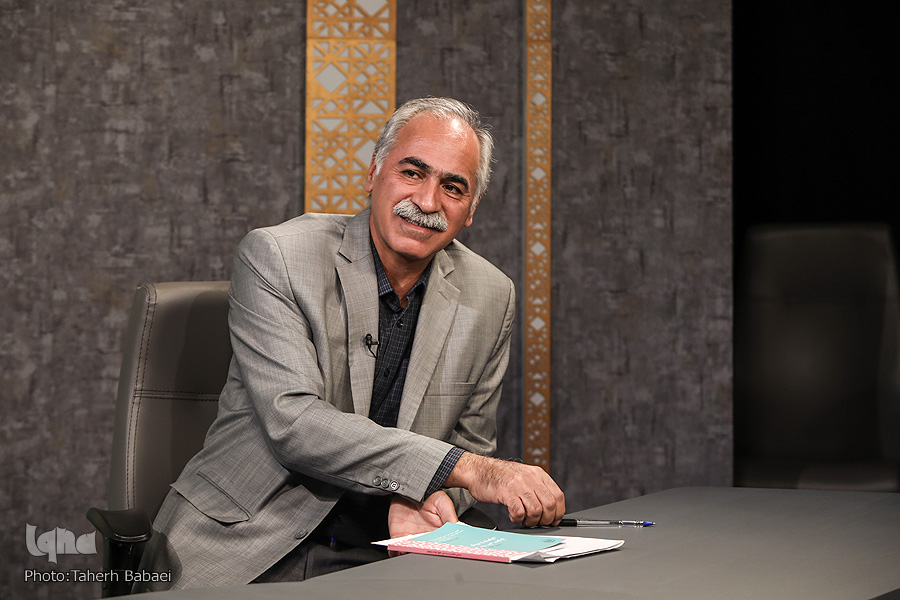 پیش نویس///// چالش‌های جدی سند ملی حقوق کودکان و نوجوانان در مسیر احقاق حقوق کودکان/ چند نفر از کودکان اشتغال رسمی دارند؟/ طبق بند ۵ ماده ۱۱ سند ملی، دختر ۹ ساله می‌تواند وارد مناقشات مسلحانه شود!/ آینده‌ساز خواندن کودکان اطلاق نادرستی است/ سیاست‌گذاری نادرست دولت منجر به ظهور پدیده کار کودک می‌شود