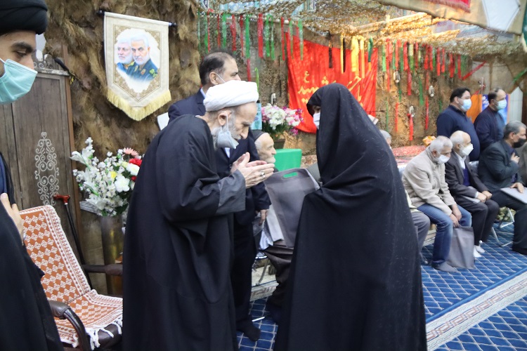 رونمایی از کتاب یادنامه شهدا و تجلیل از پدران و مادران شهدا