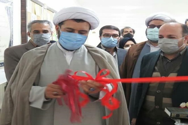 افتتاح پیشخوان کتاب مدرسه فرهیختگان