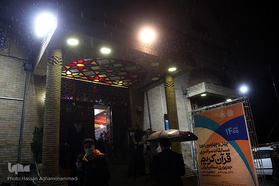 آغاز مهم‌ترین رقابت قرآنی کشور؛ اجرای 15 حافظ و قاری و دو گروه هم‌خوانی