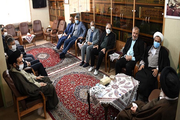دیدار سرپرست و هیئت رئیسه دانشگاه اصفهان با امام&zwnj;جمعه اصفهان