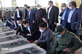 رئیس بنیاد شهید به مقام شامخ شهدای یزد ادای احترام کرد