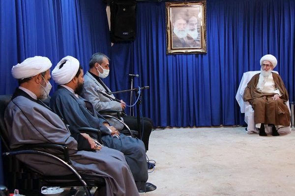 آیت‌الله العظمی حسین نوری‌همدانی، مرجع تقلید شیعیان