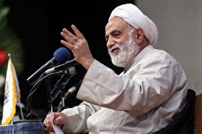 تقدیر و تشویق فرزندان با محوریت نماز انجام شود