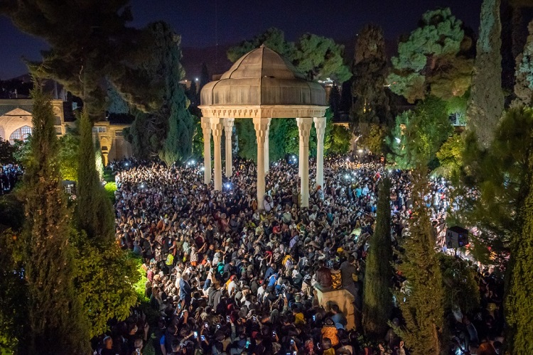 لحظه تحویل سال در حافظیه