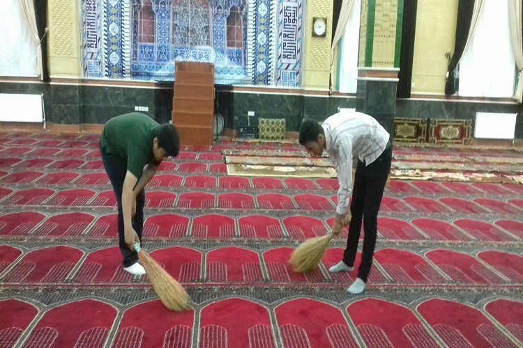 مساجد البرز غبارروبی می&zwnj;شوند