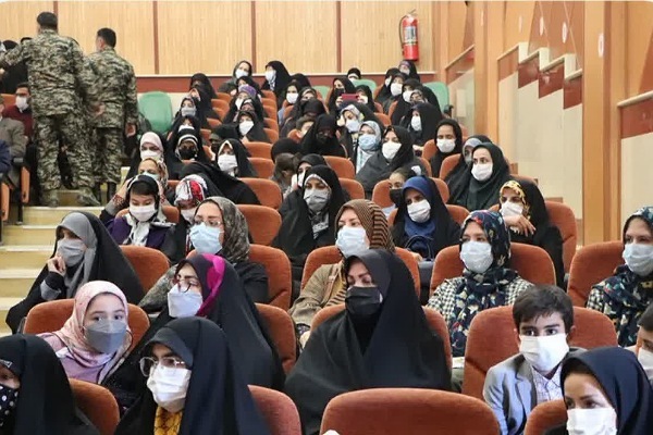 رونمایی از کتاب &laquo;من رضا هستم&raquo; در ملایر