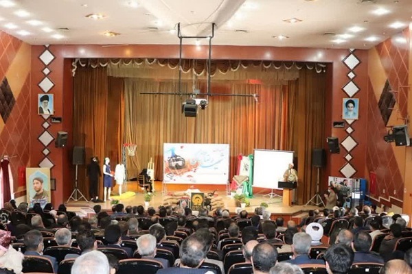 رونمایی از کتاب &laquo;من رضا هستم&raquo; در ملایر