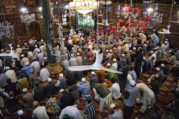 اولین نماز جمعه ماه مبارک رمضان در سرینگر کشمیر برگزار شد