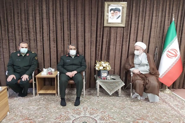 دیدار جانشین فرمانده انتظامی کشور با نماینده ولی فقیه در کردستان