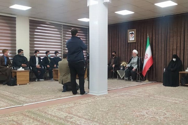 دیدار بسیج دانشجویی با نماینده ولی فقیه در کردستان