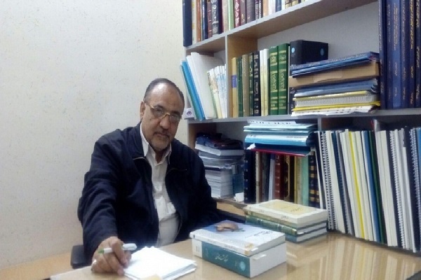 محسن احتشامی‌نیا