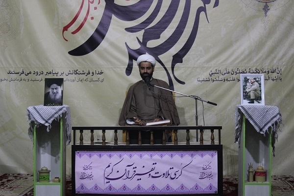 حجت الاسلام پرستش کارشناس مذهبی کرسی تلاوت در گلستان