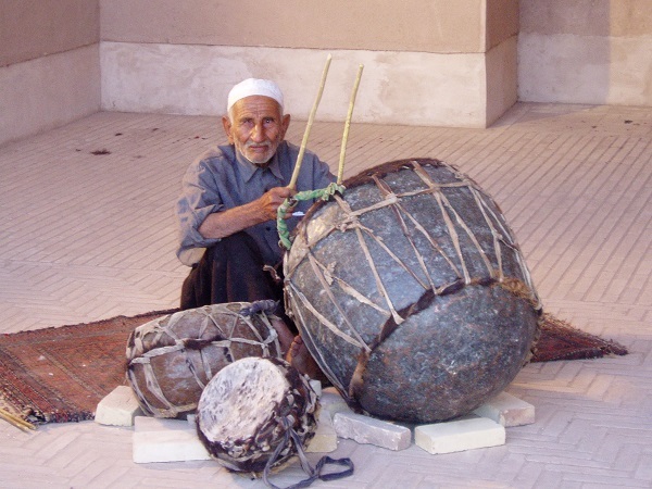 سفیدمهره، ساز مقدسی که بانگ سحری مردم است
