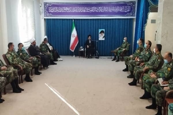 دیدار فرماندهان نزاجا با نماینده ولی&zwnj;فقیه در آذربایجان&zwnj;غربی به مناسبت روز ارتش