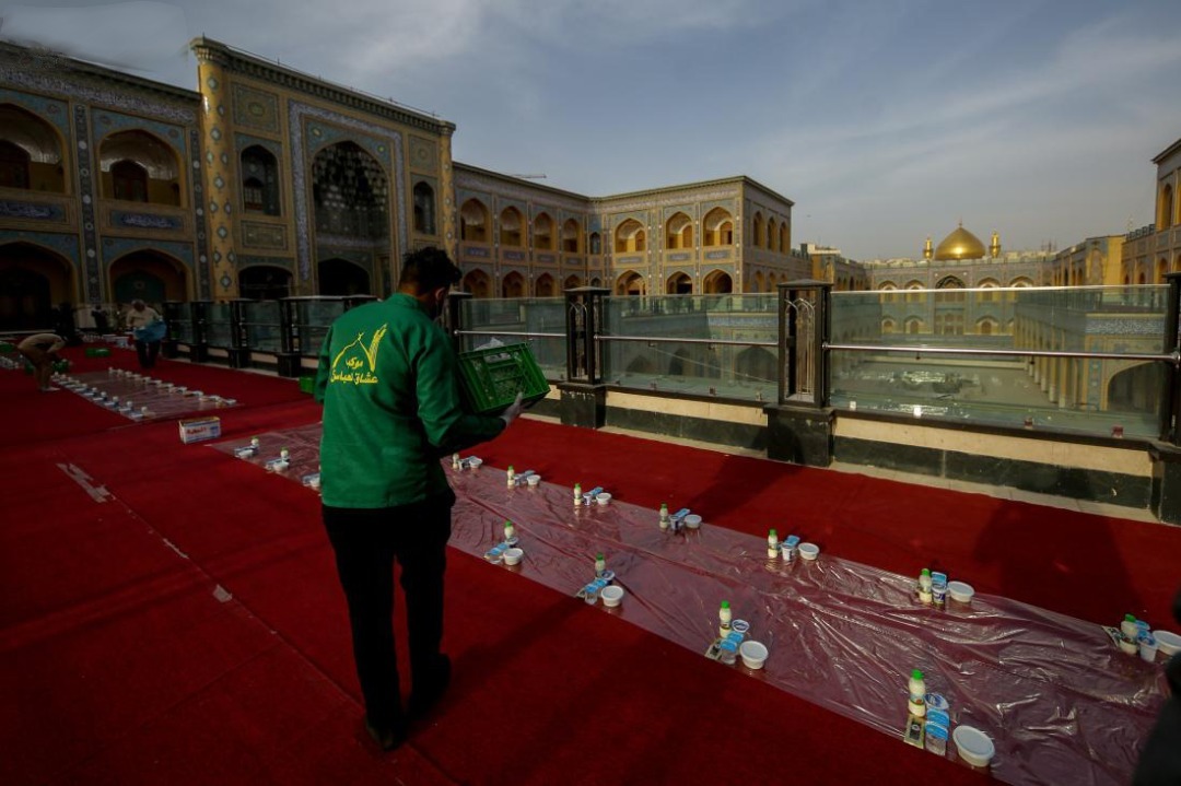 میزبانی صحن «مادر» از زائران روزه‌دار خانه پدری + گزارش تصویری
