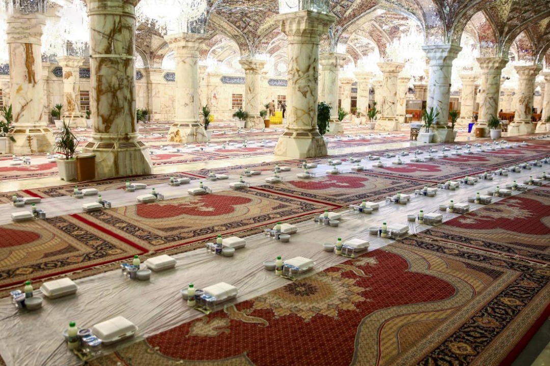 میزبانی صحن «مادر» از زائران روزه‌دار خانه پدری + گزارش تصویری