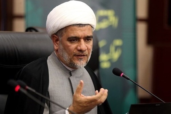 اهمیت توجه رویکرد جهانی در قرآن کریم و لزوم استفاده از آن در حل مسائل روز