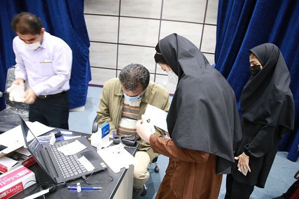 انجام مرحله سوم واکسیناسیون کرونا در دانشگاه لرستان