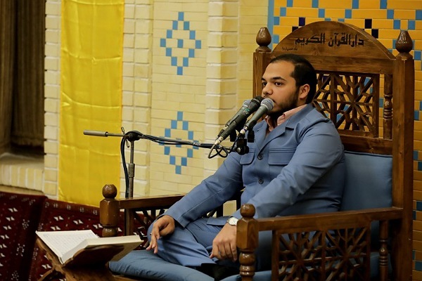 رحمتی قاری برتر استانی در محفل انس با قرآن در مسجد جامع گلشن 