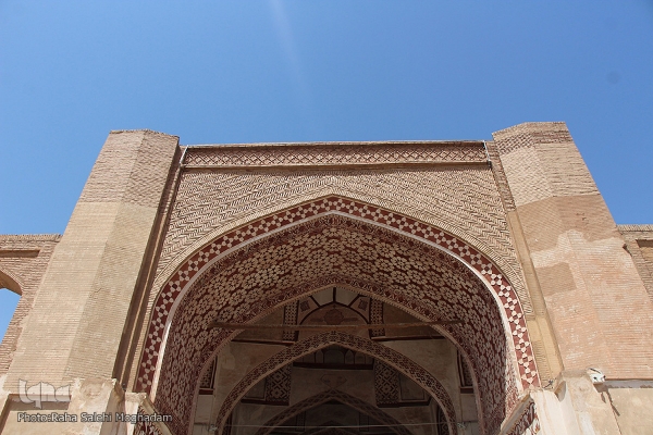 نگاهی به تلفیق تاریخ و هنر در مساجد خراسانجنوبی نگاهی به تلفیق تاریخ و هنر در مساجد خراسانجنوبی
