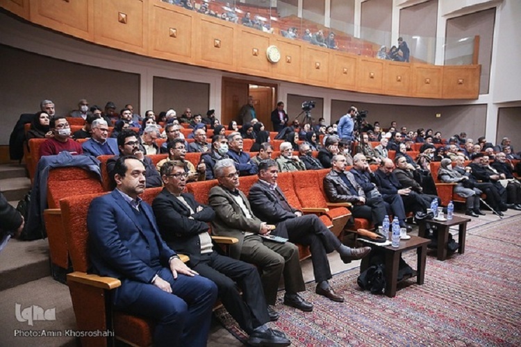 تجلیل از هادی خانیکی