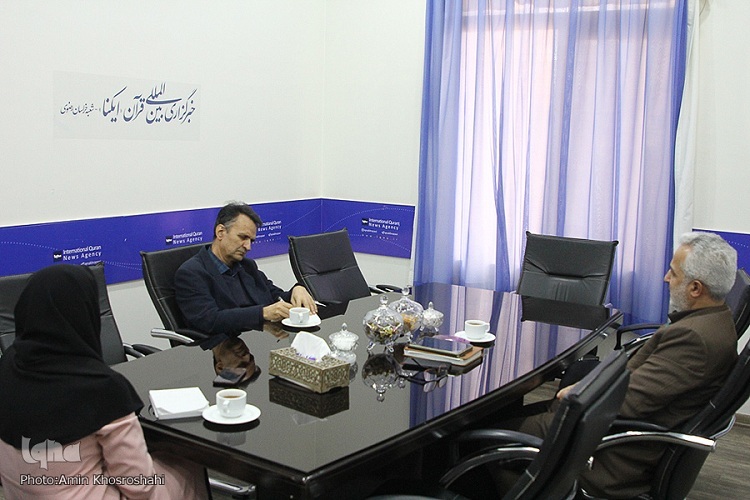 احمدرضا بهرامی، عضو هیئت‌علمی گروه زیست‌شناسی دانشگاه فردوسی در تحریریه ایکنا