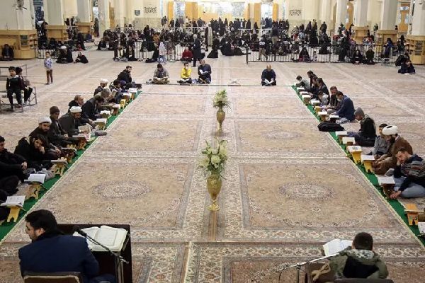 آموزش عمومی قرآن کریم هر هفته در حرم مطهر بانوی کرامت
