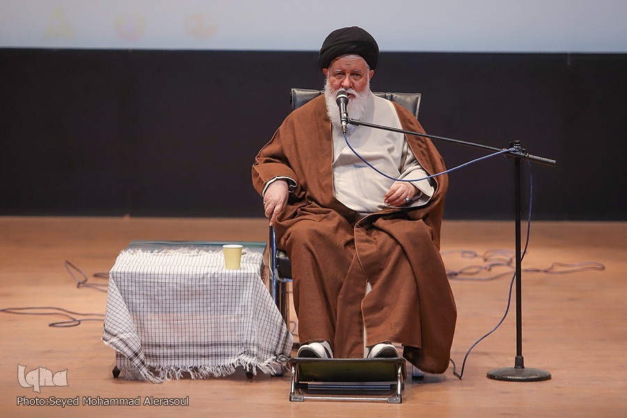 آیت‌الله سیداحمد علم‌الهدی نماینده ولی‌فقیه در خراسان رضوی و امام جمعه مشهد