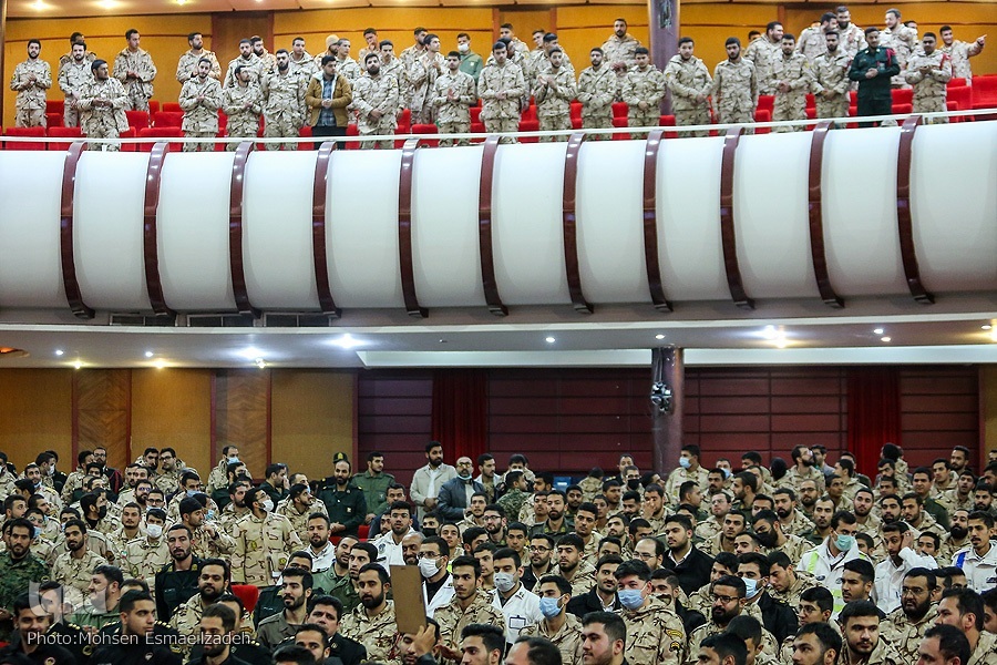 دشمن در جنگ ترکیبی به دنبال ایجاد تشکیک در جوانان است