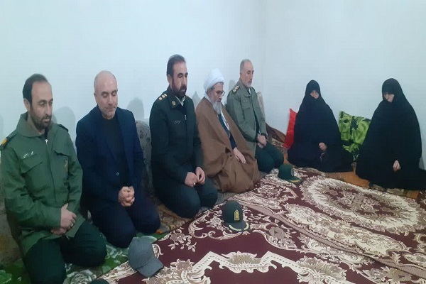 خاطرات مادران شهدا باید گردآوری شود