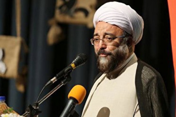 حجت الاسلام محی الدین  بهرام محمدیان مشاور ستاد اقامه نماز در امور برنامه‌ریزی ریزی و نماز نسل نو