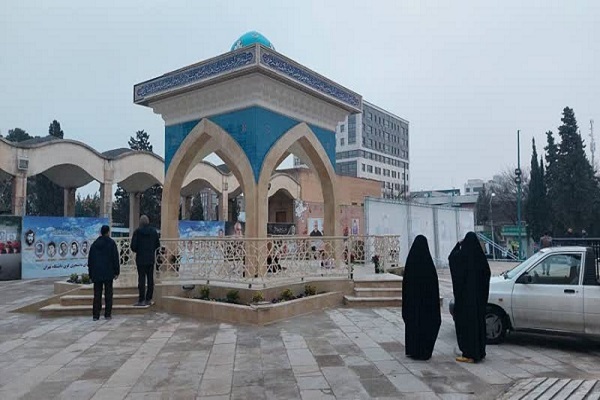 شهید گمنام کوی دانشگاه
