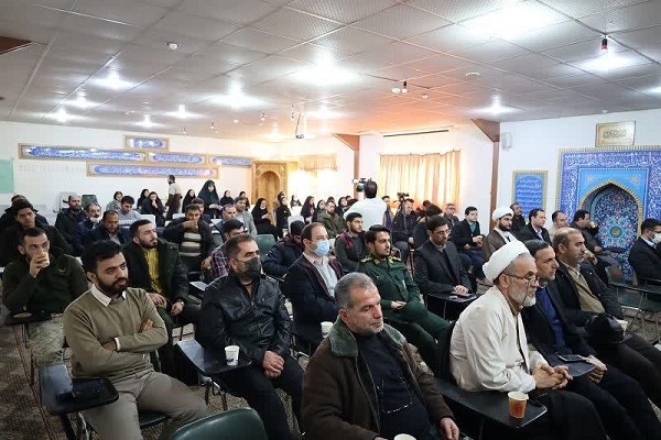 جوانان برای جهاد علمی با همه توان خود تلاش کنند